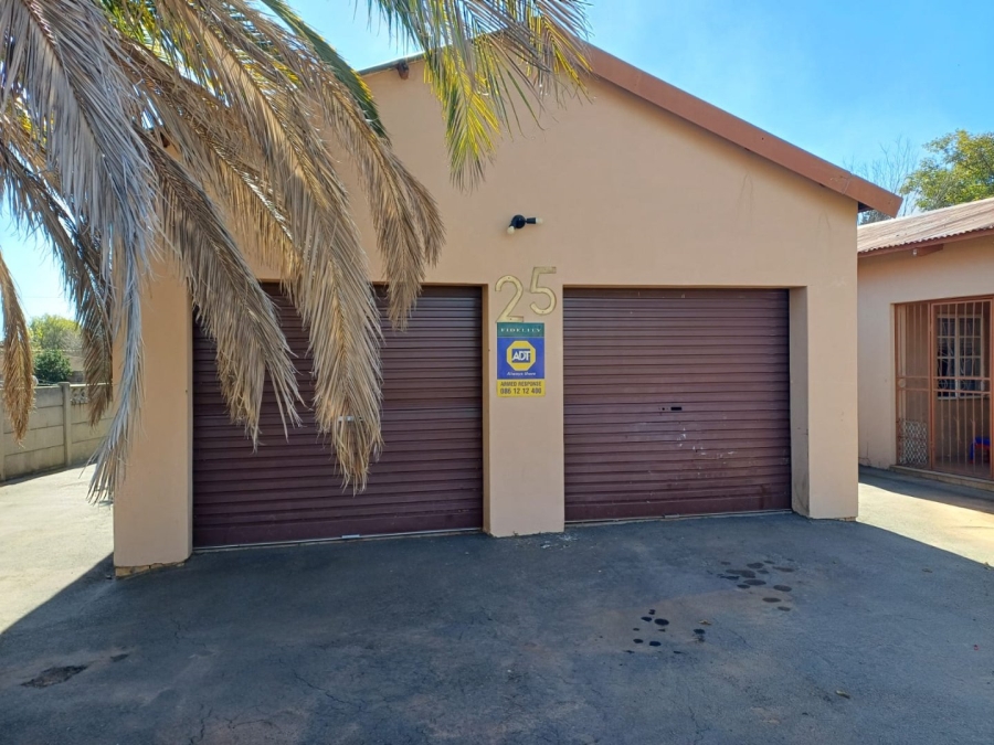 3 Bedroom Property for Sale in Roosheuwel Ext 2 North West